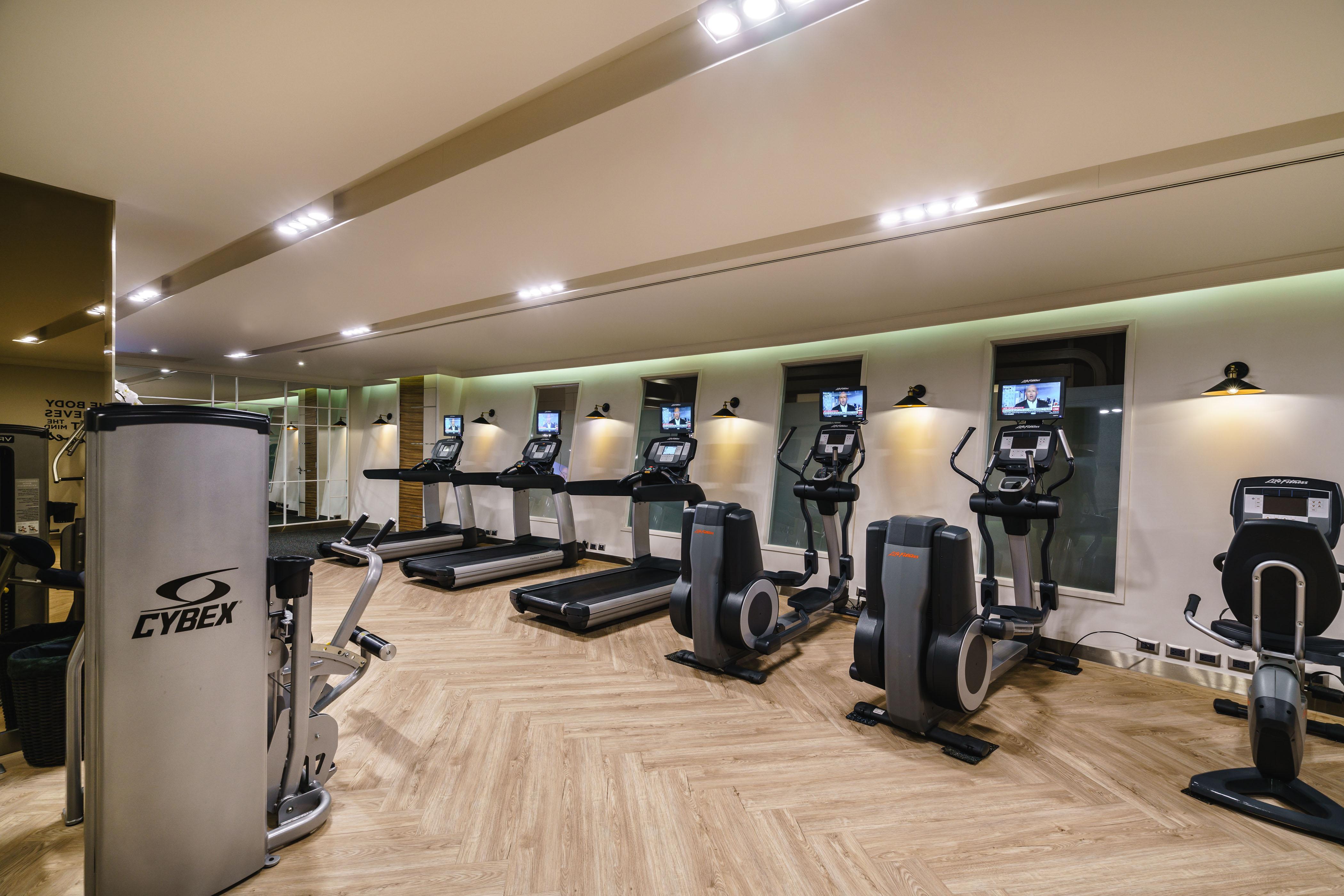 Muu Bangkok, Small Luxury Hotels Of The World Exterior foto The gym at the hotel