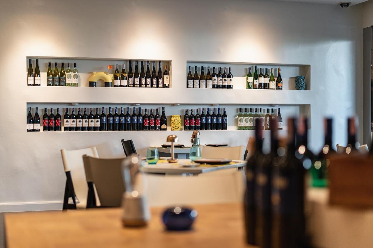 Muu Bangkok, Small Luxury Hotels Of The World Exterior foto Wine tasting at the winery
