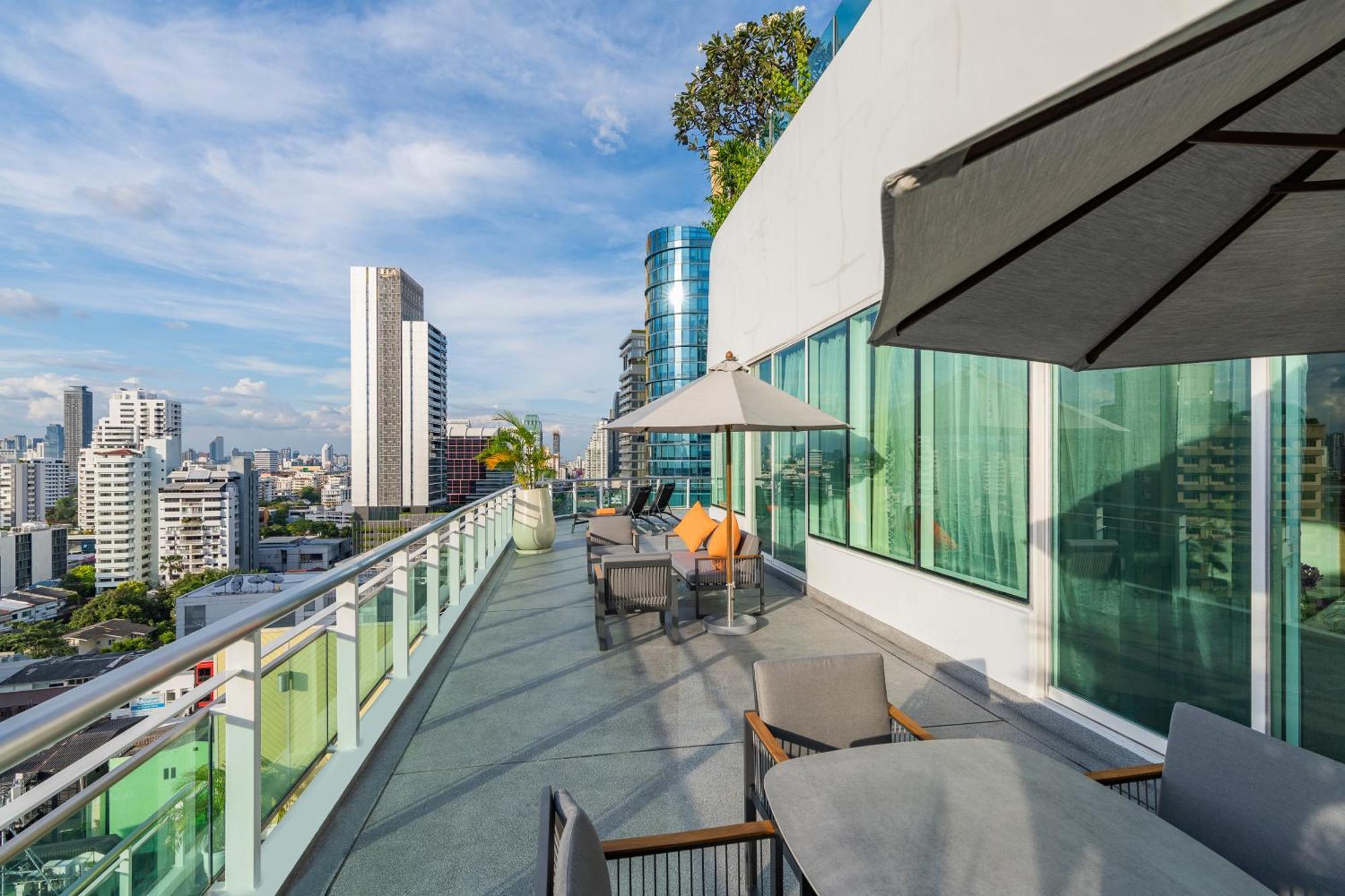 Muu Bangkok, Small Luxury Hotels Of The World Exterior foto The rooftop terrace